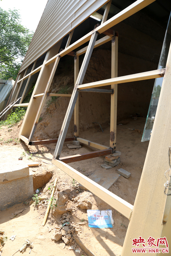 目前，該項工程即將竣工。