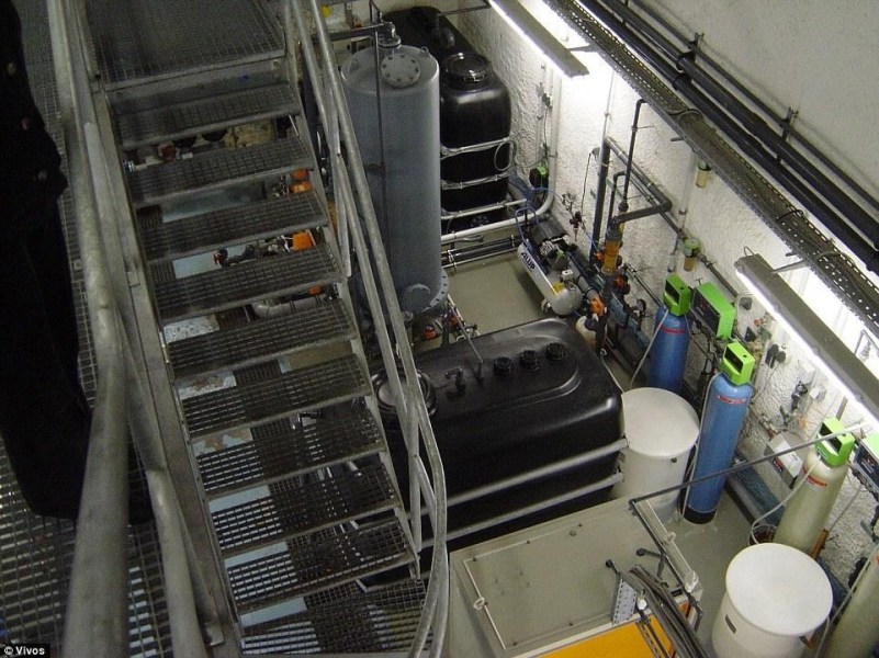 圖為堡壘內(nèi)的儲(chǔ)水和發(fā)電系統(tǒng)，同時(shí)還配備溫度調(diào)節(jié)與通風(fēng)設(shè)備。