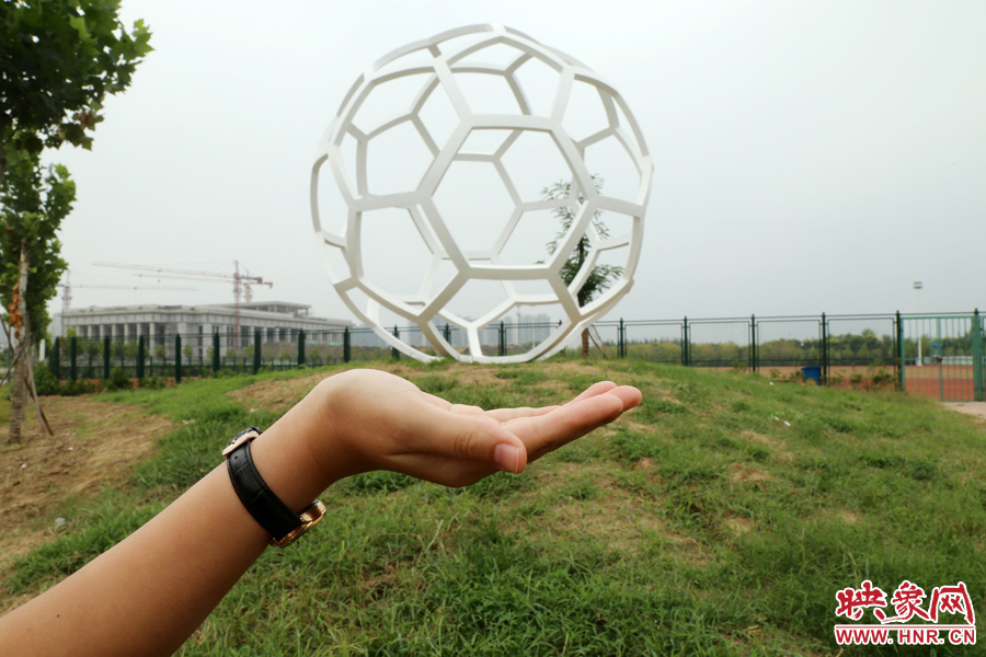 托”足球“。