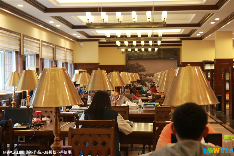 重慶大學(xué)改造翻新的“民國風(fēng)圖書館”走紅網(wǎng)絡(luò)，引得無數(shù)網(wǎng)友點(diǎn)贊