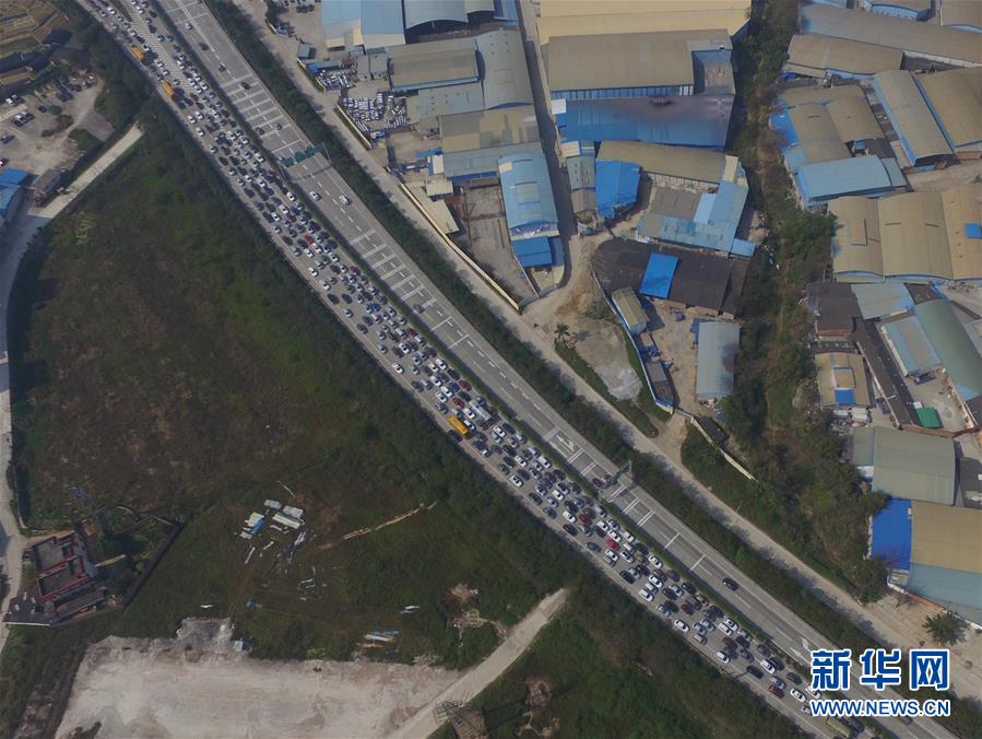 （關(guān)注春運）（19）全國各地迎來返程客流高峰