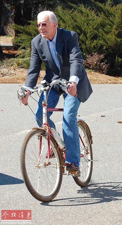 各國(guó)領(lǐng)導(dǎo)人退休后都干啥？小布什刷盤布朗教書