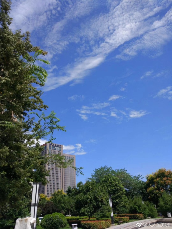 又被鄭州的藍(lán)天刷屏！隨便一拍就是手機(jī)壁紙