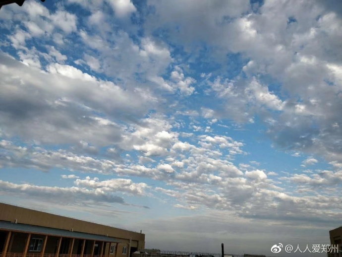 又被鄭州的藍(lán)天刷屏！隨便一拍就是手機(jī)壁紙