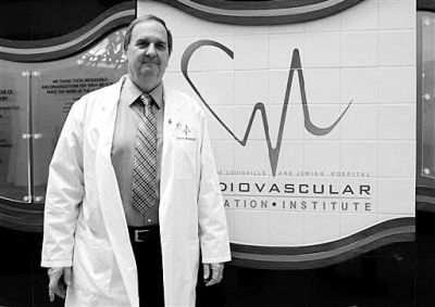 這是負(fù)責(zé)這一項(xiàng)目的生物學(xué)家斯圖爾特·威廉斯今年3月6日接受采訪時(shí)拍的照片。