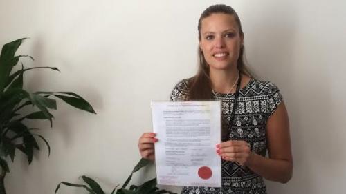 勞拉·E·S·馬修斯的護(hù)照簽名欄用的是L.Skywalker（L.天行者）。