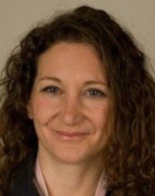 世衛(wèi)組織流感專家芒福德博士指出，H5N8病毒有可能會傳染給人。