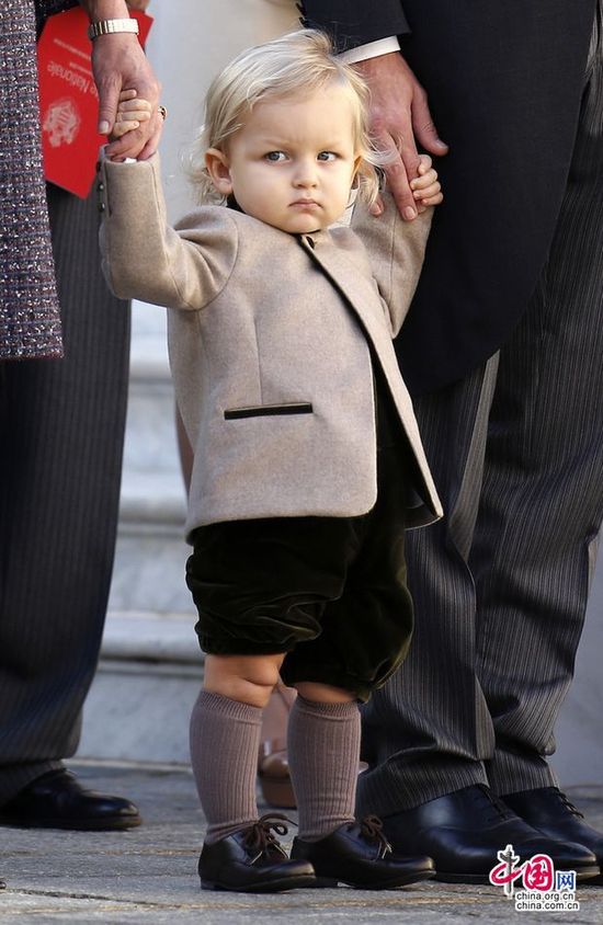 摩納哥1歲半小王子首次公開(kāi)亮相(圖)