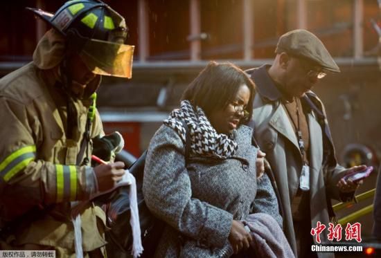 當?shù)貢r間1月12日，美國華盛頓市中心朗方廣場站突然冒出濃煙，事件導致一名女性喪生。