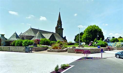 貝里揚(yáng)村人口不足，歡迎年輕家庭遷居至此；卻對(duì)單純尋求投資的商人不感興趣。