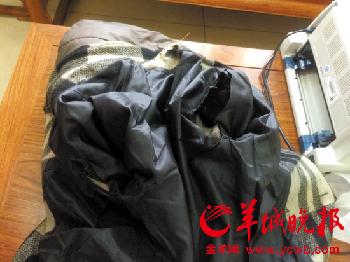 年邁體弱，一些老人家中衣物多年未洗，又舊又破