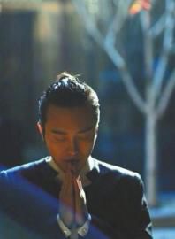 網(wǎng)傳李玉剛“出家”的照片。