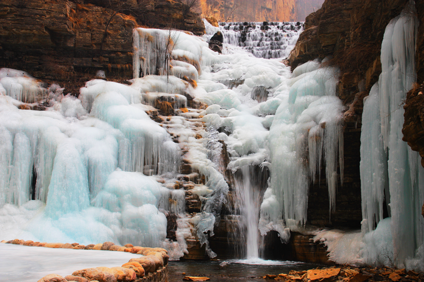 冬天來通天峽看冰掛吧!景區(qū)門票半價優(yōu)惠哦。