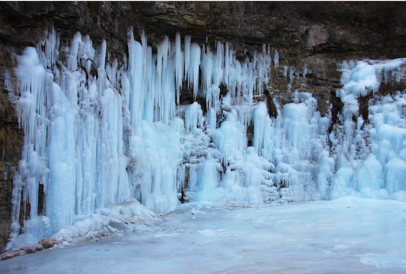 冬天來通天峽看冰掛吧!景區(qū)門票半價優(yōu)惠哦。