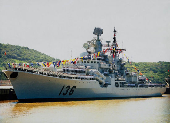 資料圖：東海艦隊的杭州號驅(qū)逐艦。