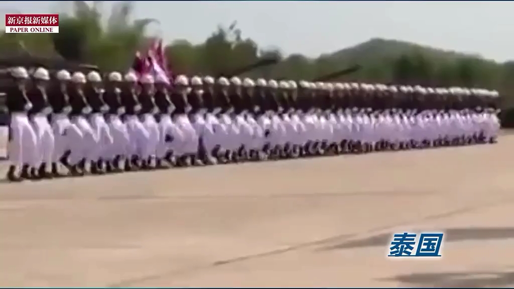 那些年摩托、樹人、斧頭兵上演的有趣閱兵式