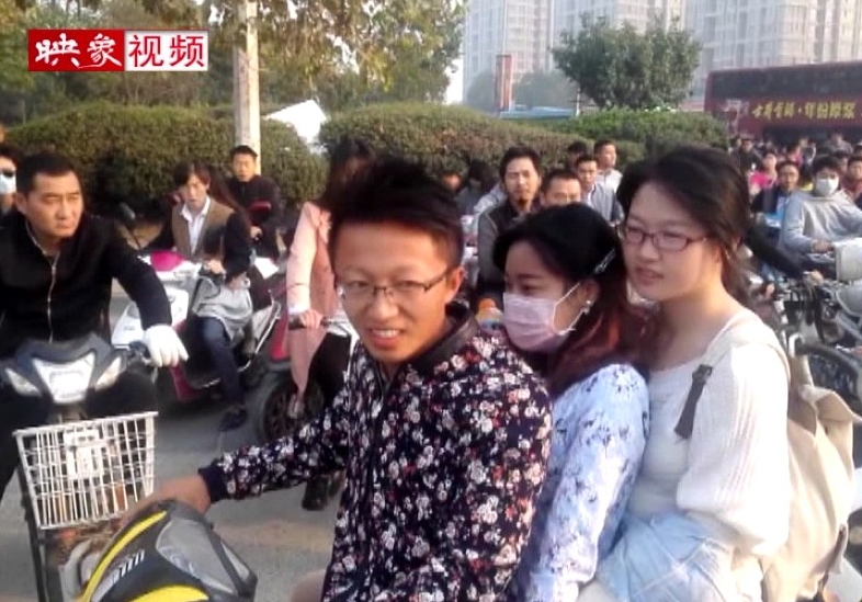 上班表情背后  原來(lái)是40萬(wàn)人壓力