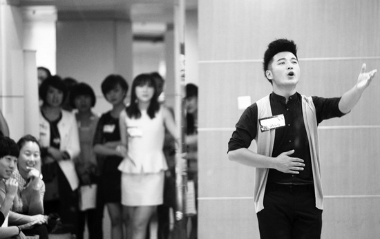 面試處，選手進(jìn)行才藝展示