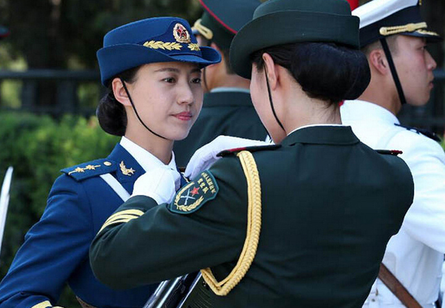 女儀仗兵,這才是2014年真正的女神！