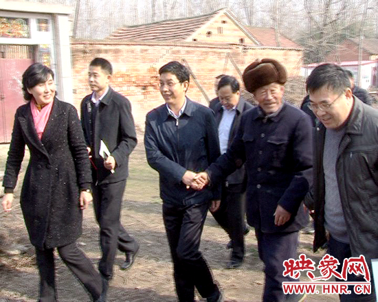金冬江、李萬順、吳文立一行赴正陽縣慰問